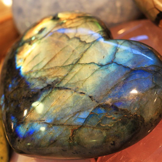 The Spiritual Purposes And Affirmations Of Labradorite🔮