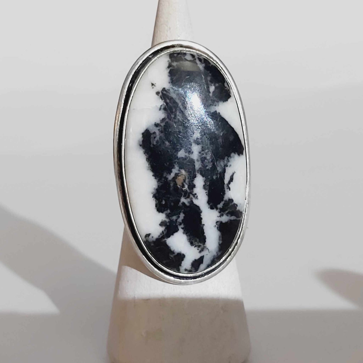 White Buffalo Turquoise Gemstone Ring Size US 7 (E1645)