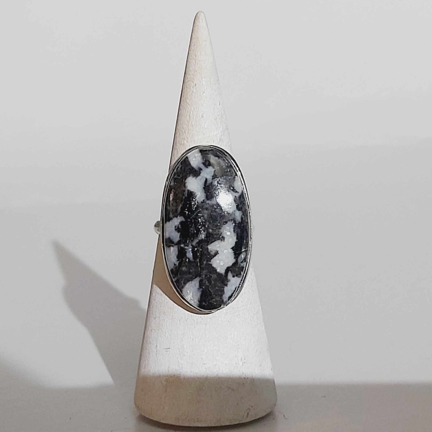 White Buffalo Turquoise Gemstone Ring Size US 8 (E1649)