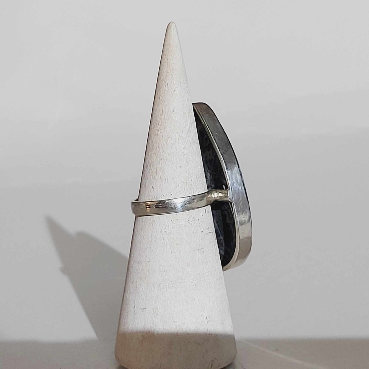 White Buffalo Turquoise Gemstone Ring Size US 8 (E1650)