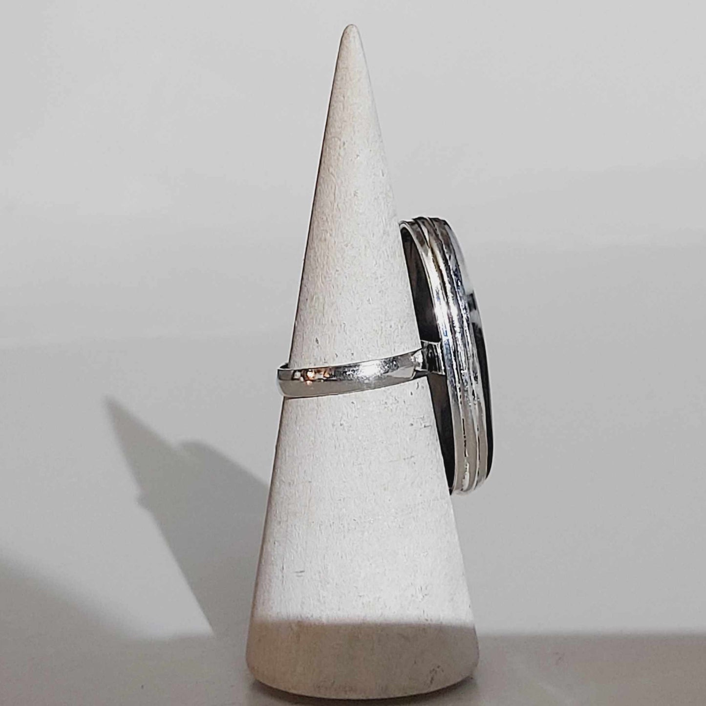 White Buffalo Turquoise Gemstone Ring Size US 8.5 (E1651)