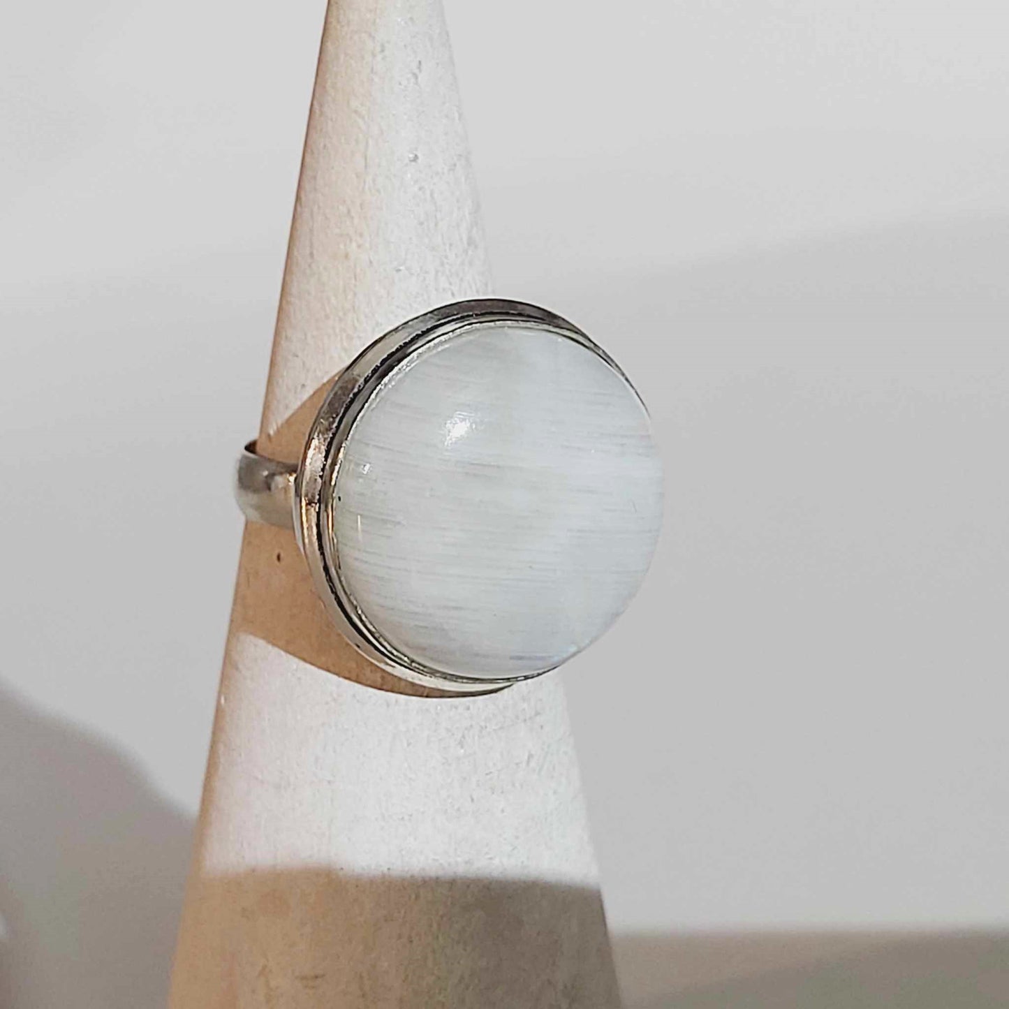 Free Spirit Rainbow Moonstone Ring Size US 6 (E1662)