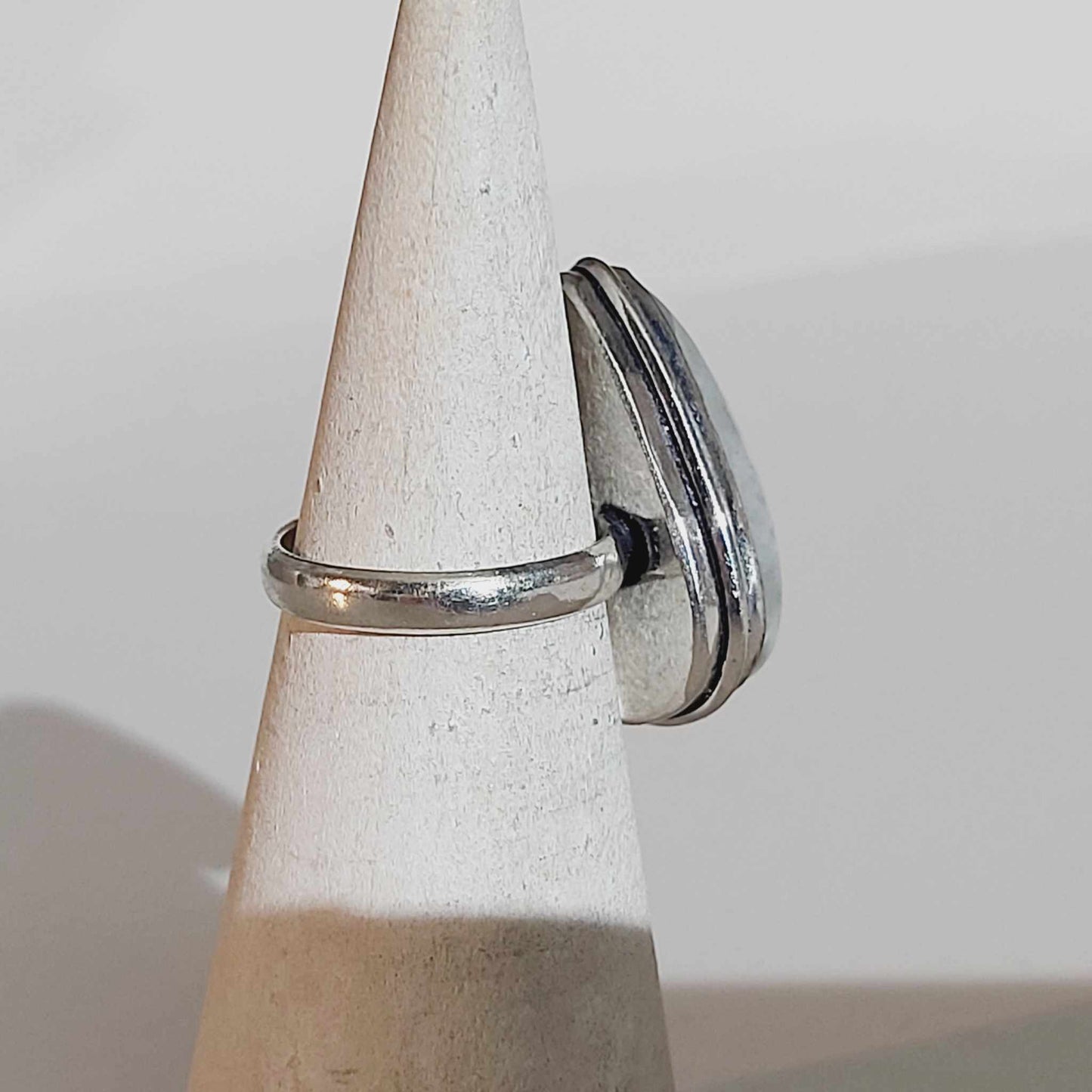 Free Spirit Rainbow Moonstone Ring Size US 7 (E1666)