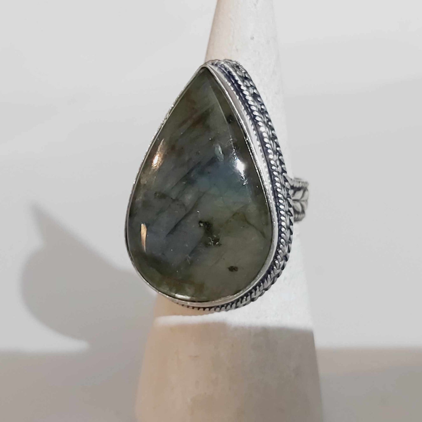 Labradorite Protection Gemstone Ring US 8.5 or UK Q (E1735)