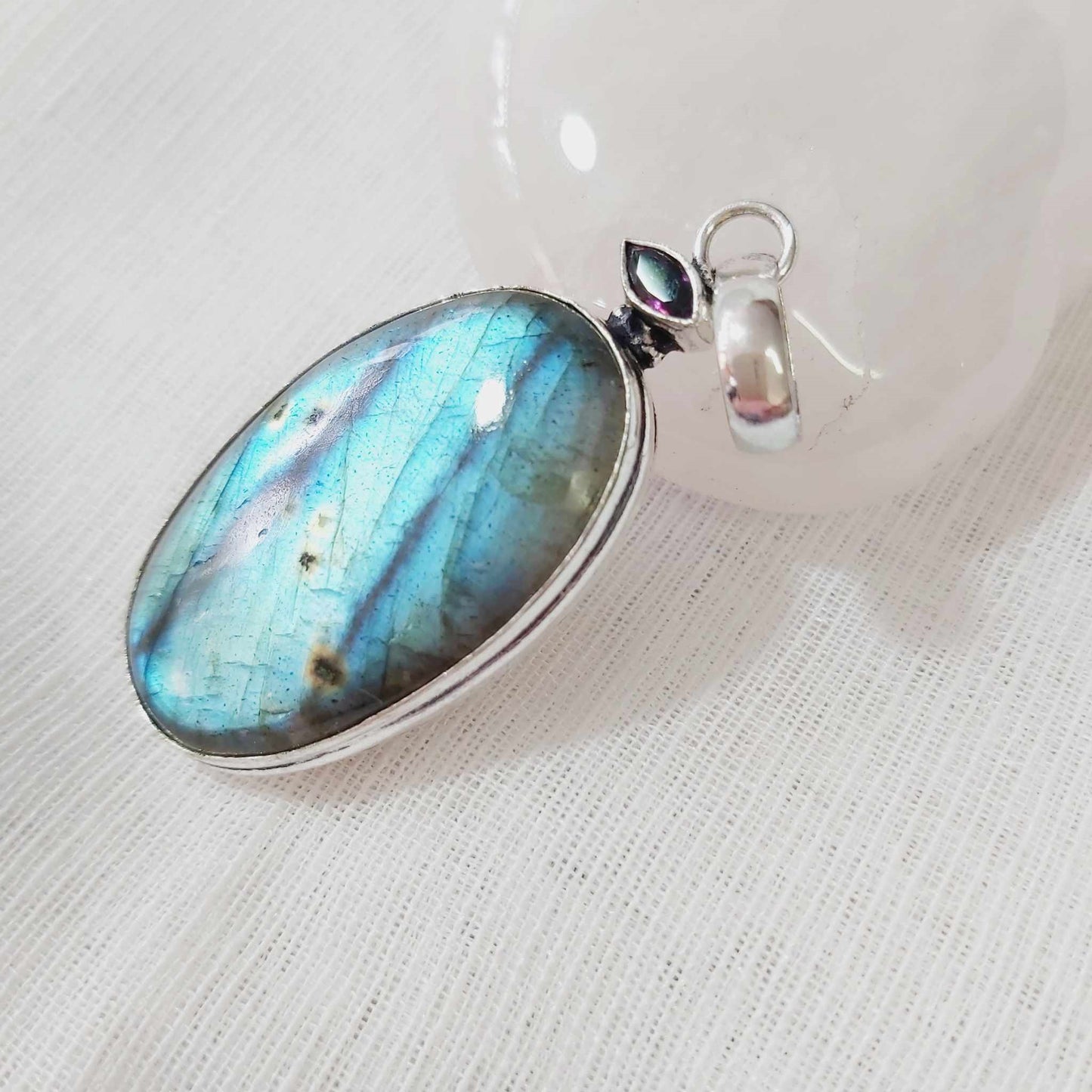 Labradorite Gemstone Crystal Psychic Protection Pendant  (E800)