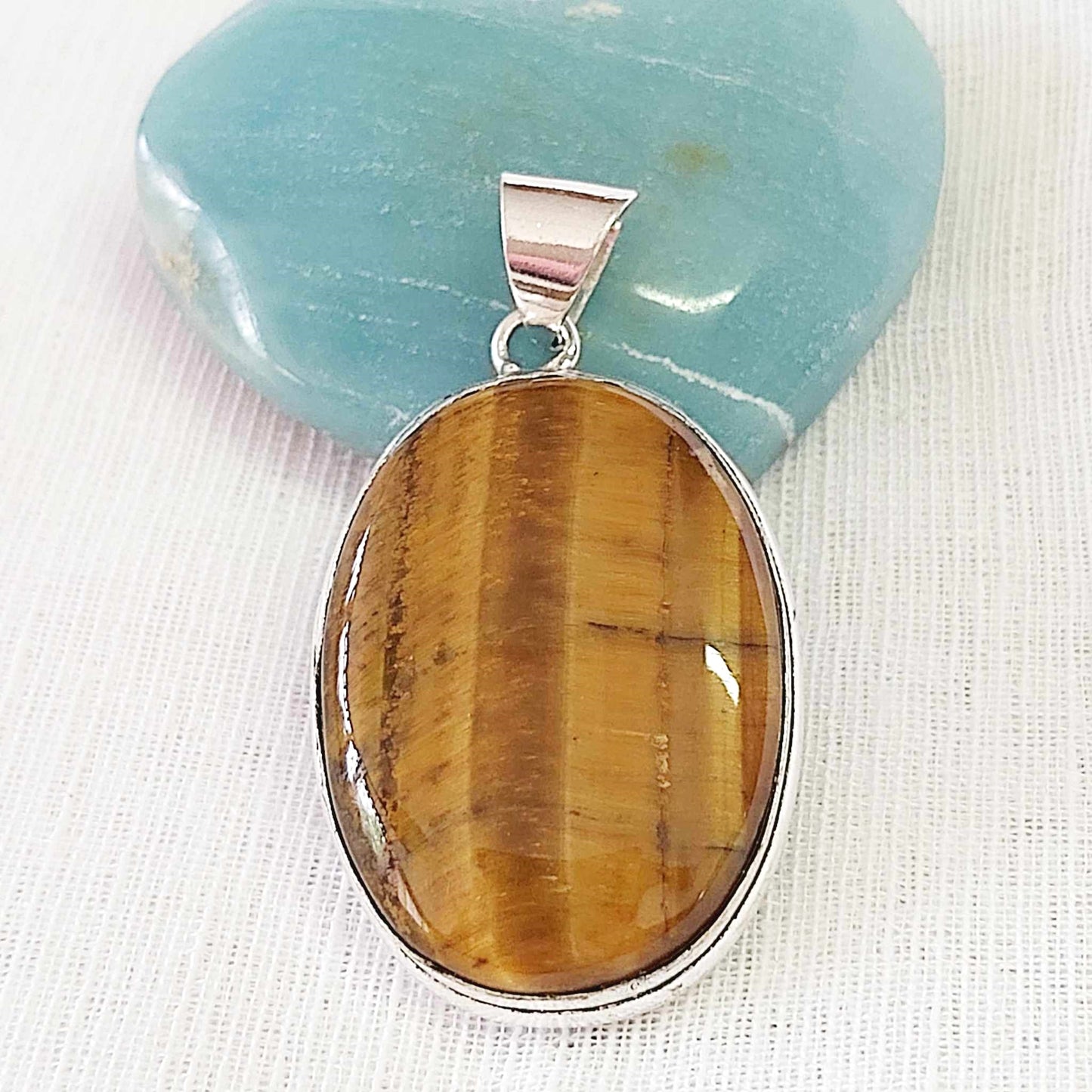 Tiger Eye Gemstone Crystal Pendant (E833)