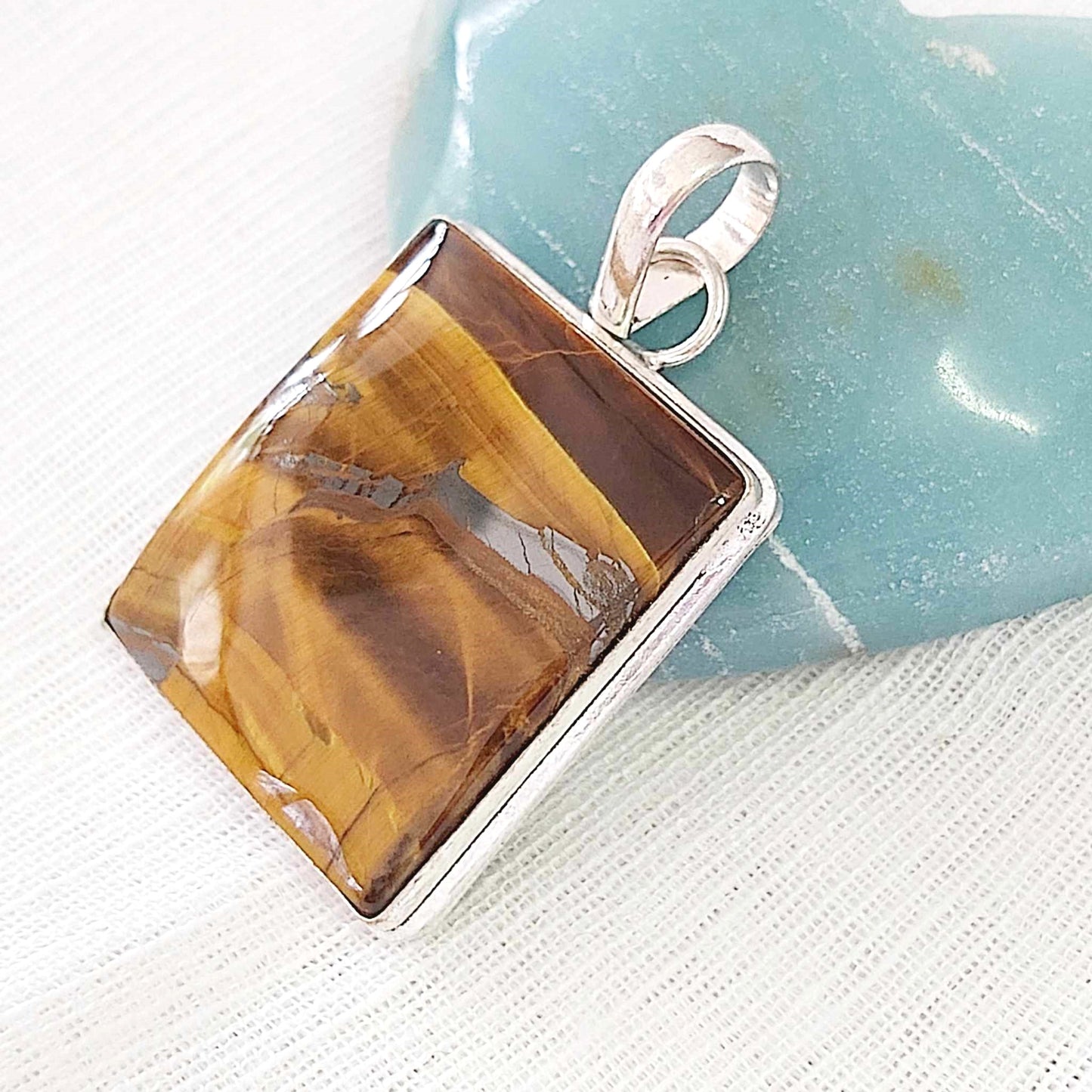 Tiger Eye Gemstone Crystal Pendant (E836)