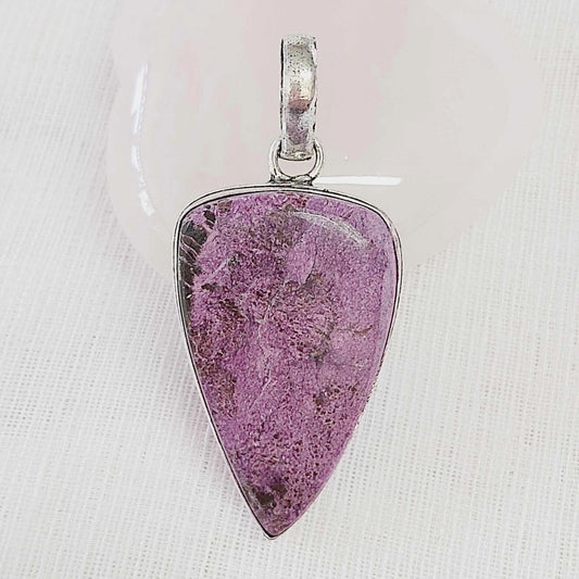 Purpurite Gemstone Crystal Stone of Freedom Pendant (E904)