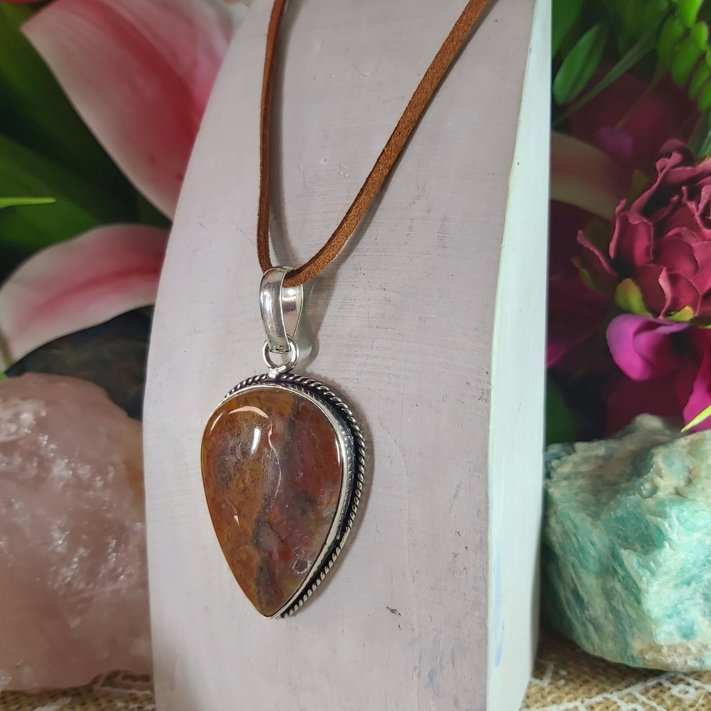 Agate Grounding & Protection Gemstone Pendant (E1251)