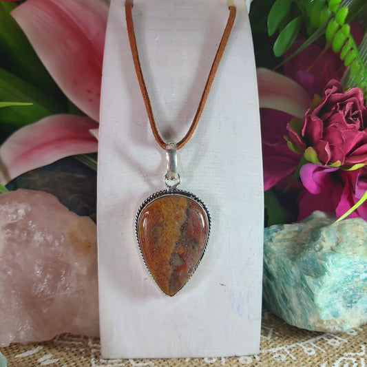 Agate Grounding & Protection Gemstone Pendant (E1251)