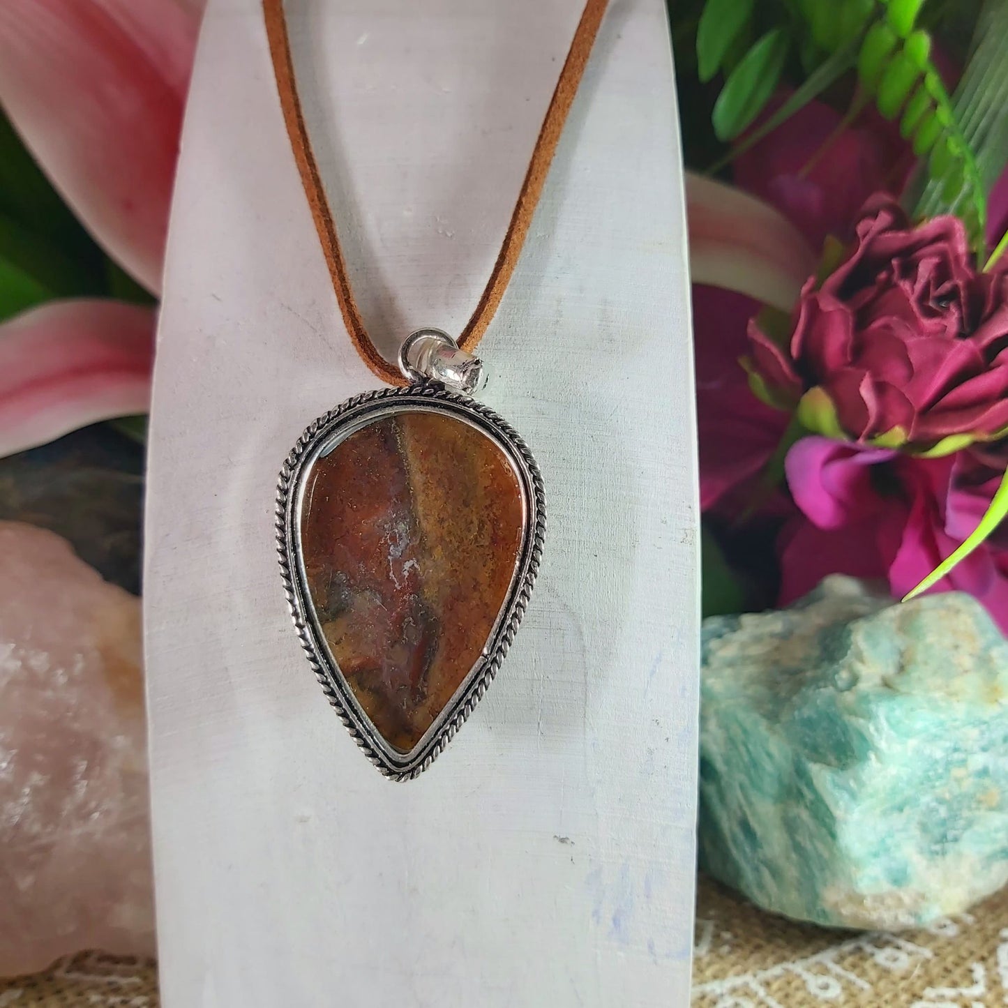 Agate Grounding & Protection Gemstone Pendant (E1251)