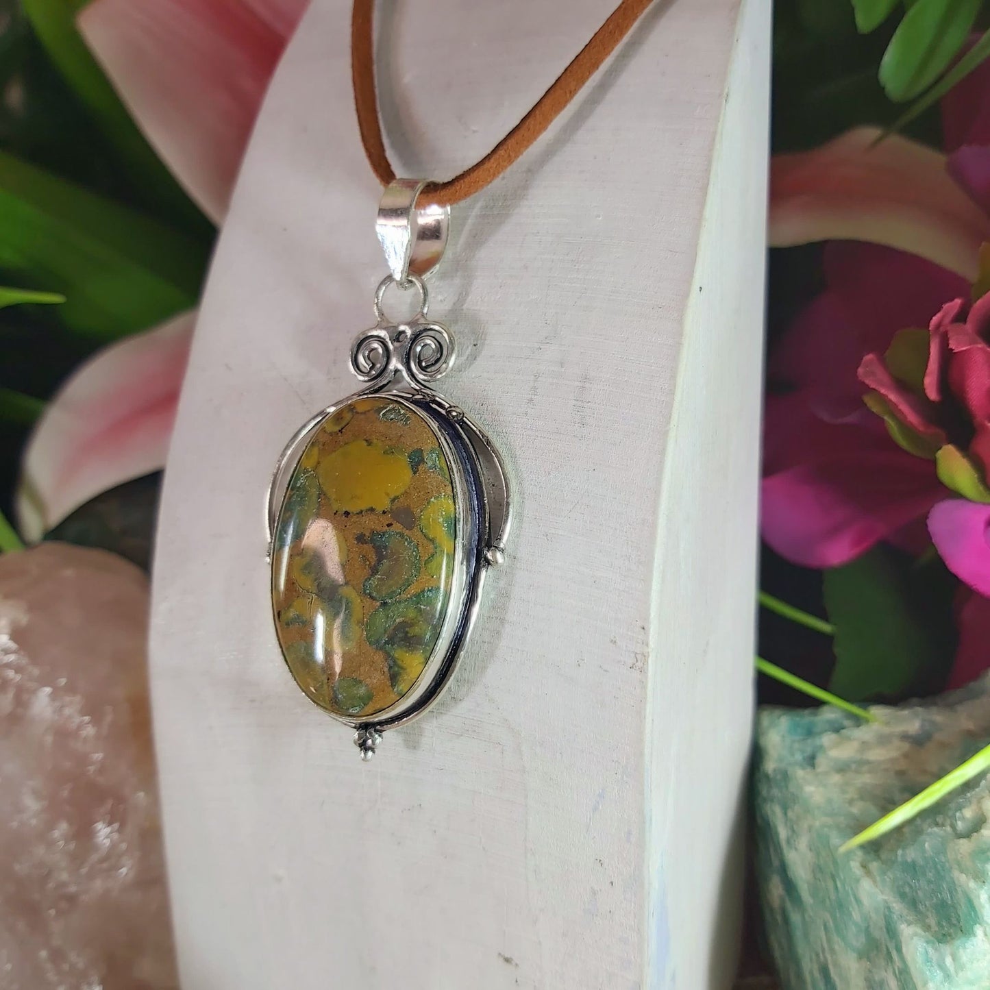 Agate Grounding & Protection Gemstone Pendant (E1252)