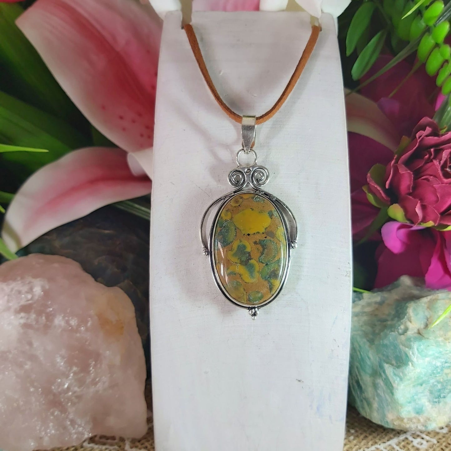 Agate Grounding & Protection Gemstone Pendant (E1252)