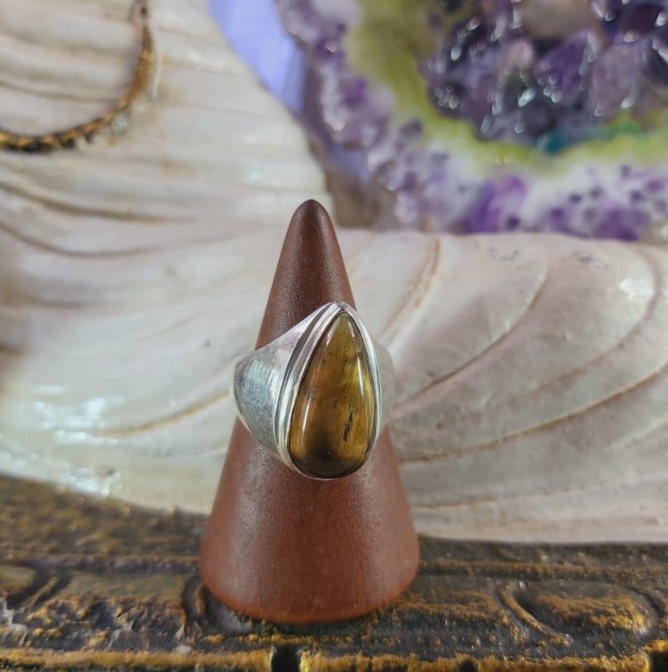 Tiger Eye Earth Star Gemstone Ring US 8 (E1575)