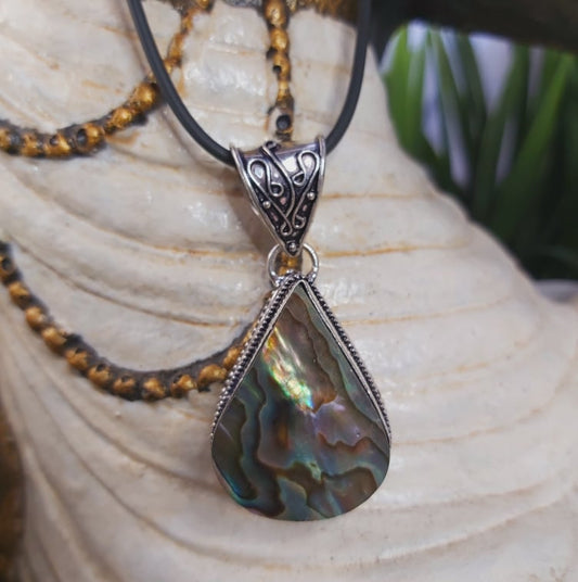 Abalone Shell Pendant Necklace (E1658)