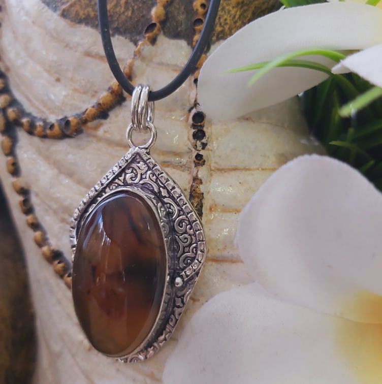 Agate Protection Gemstone Pendant (E1820)