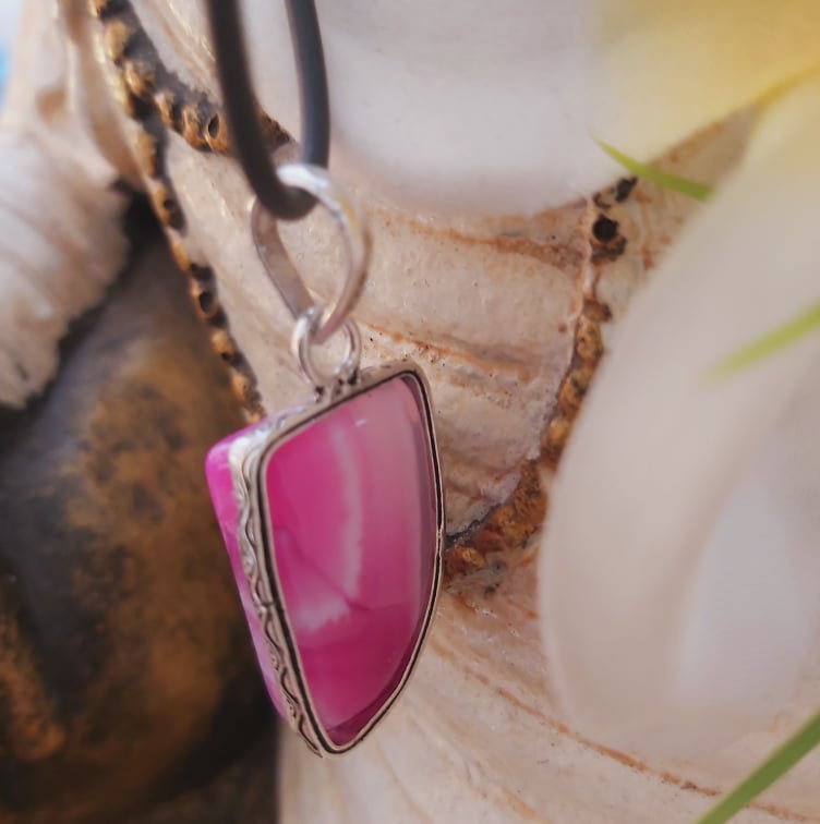 Agate Grounding & Protection Gemstone Pendant (E1894)