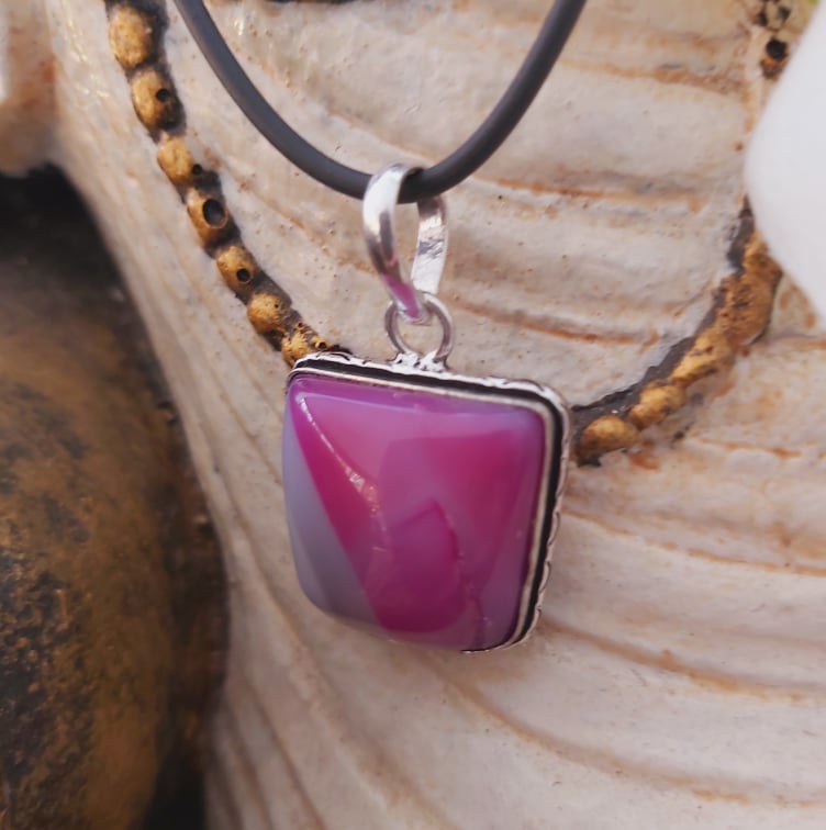 Agate Grounding & Protection Gemstone Pendant (E1895)