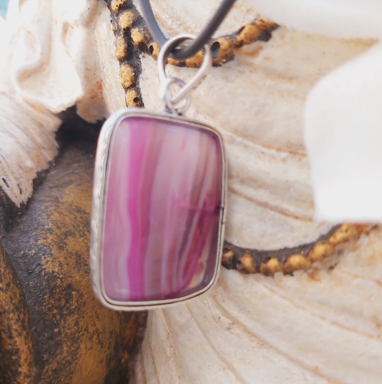 Agate Grounding & Protection Gemstone Pendant (E1899)