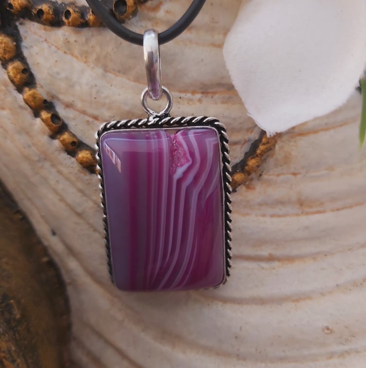 Agate Grounding & Protection Gemstone Pendant (E1902)