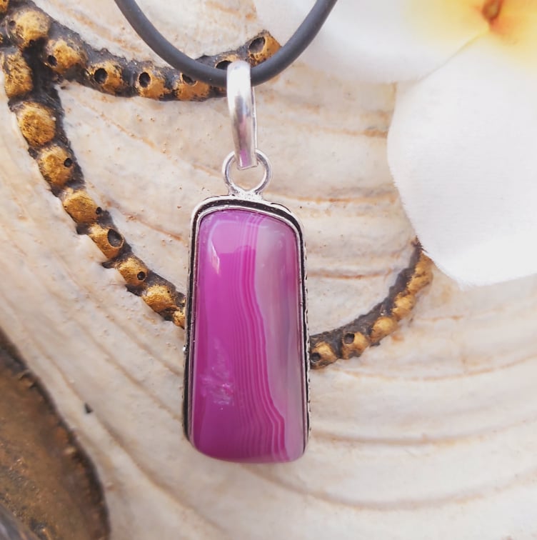 Agate Grounding & Protection Gemstone Pendant (E1904)