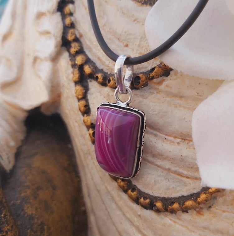 Agate Grounding & Protection Gemstone Pendant (E1906)