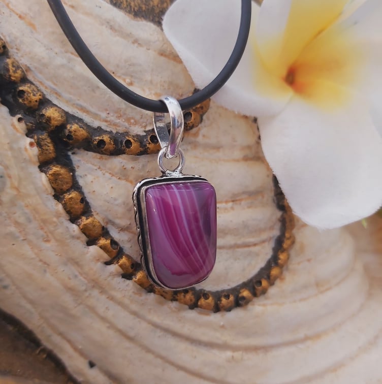 Agate Grounding & Protection Gemstone Pendant (E1906)