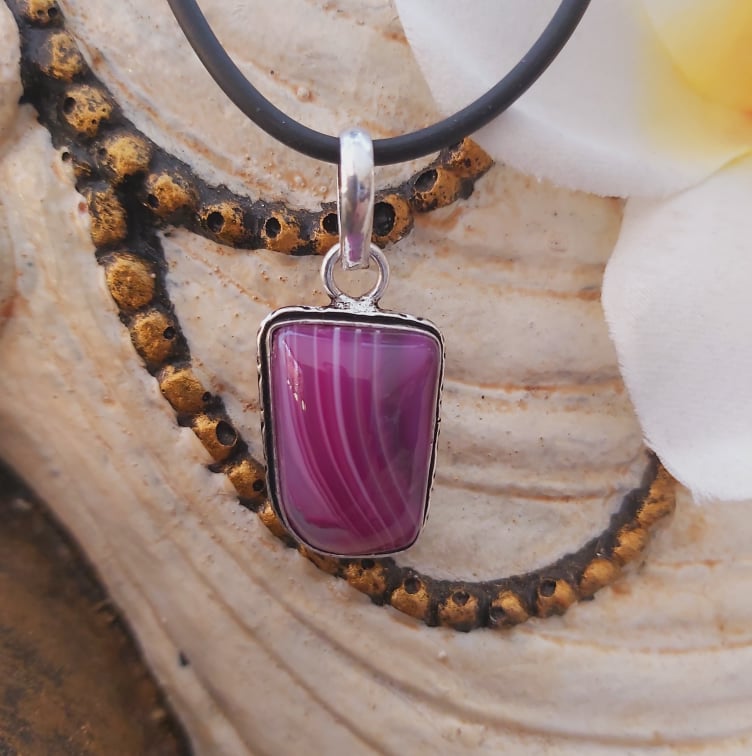 Agate Grounding & Protection Gemstone Pendant (E1906)