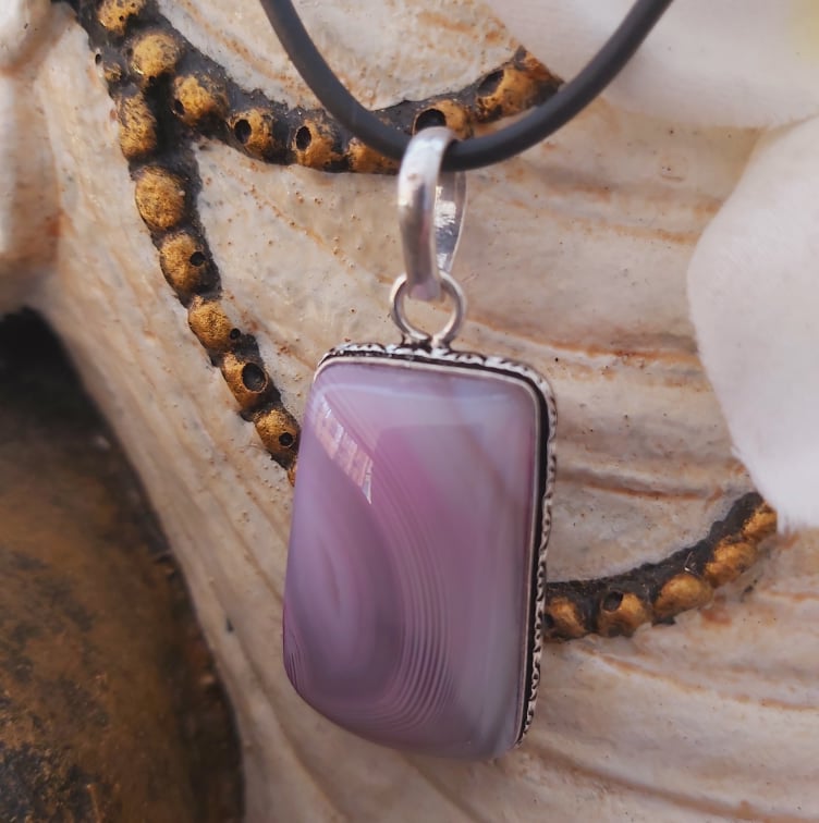Agate Grounding & Protection Gemstone Pendant (E1909)