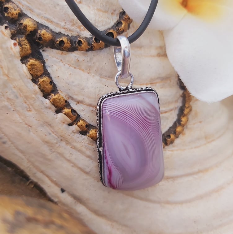 Agate Grounding & Protection Gemstone Pendant (E1909)