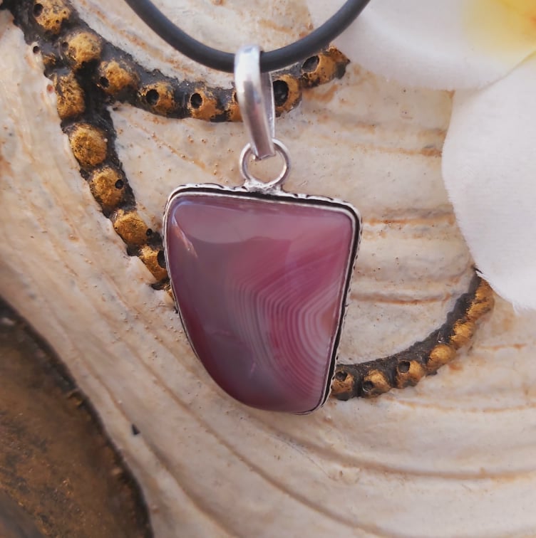 Agate Grounding & Protection Gemstone Pendant (E1912)