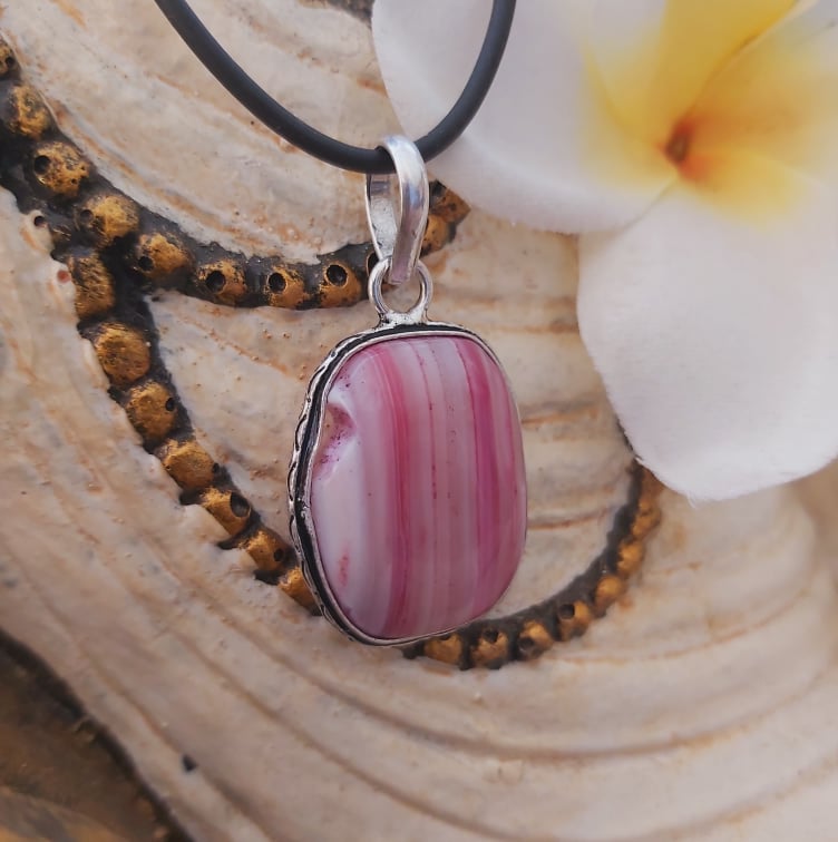 Agate Grounding & Protection Gemstone Pendant (E1914)