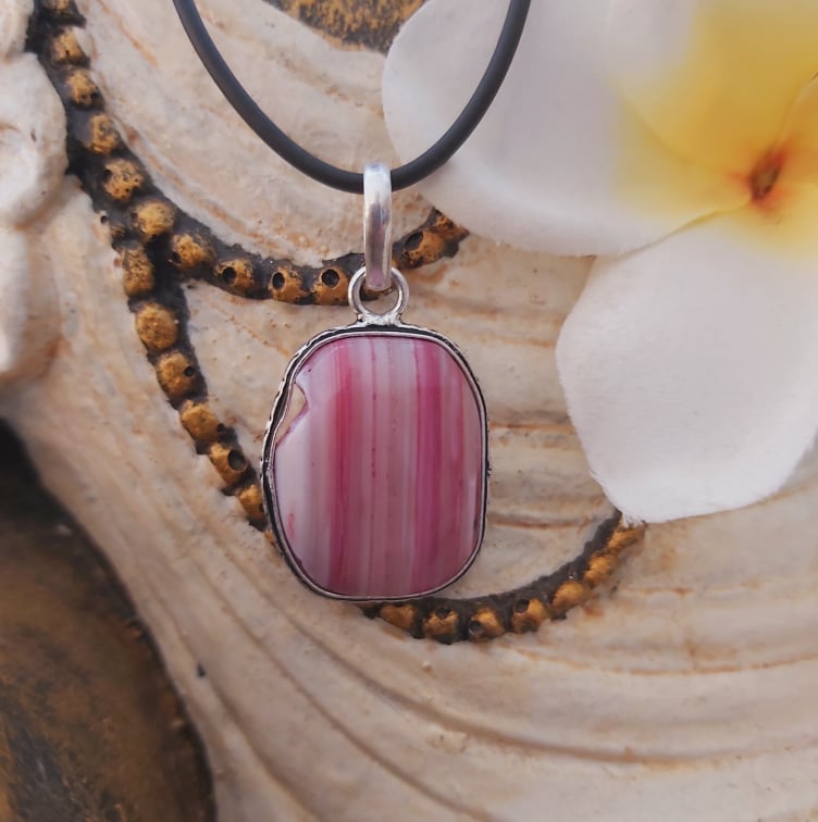 Agate Grounding & Protection Gemstone Pendant (E1914)