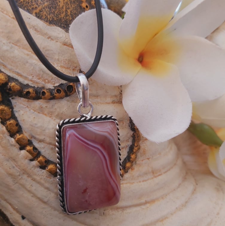 Agate Grounding & Protection Gemstone Pendant (E1916)