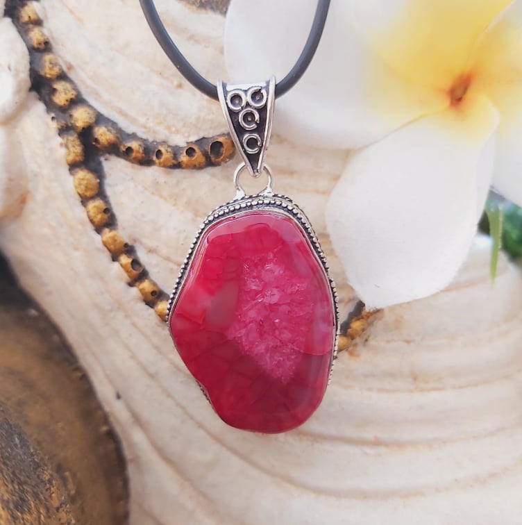 Agate Grounding & Protection Gemstone Pendant (E1920)