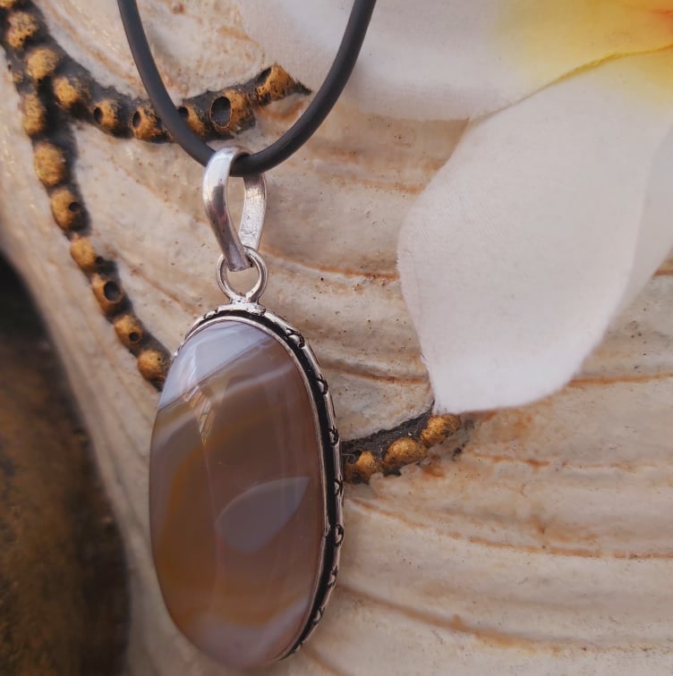 Agate Grounding & Protection Gemstone Pendant (E1921)