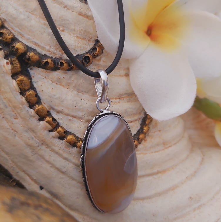 Agate Grounding & Protection Gemstone Pendant (E1921)