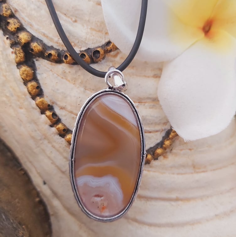 Agate Grounding & Protection Gemstone Pendant (E1921)