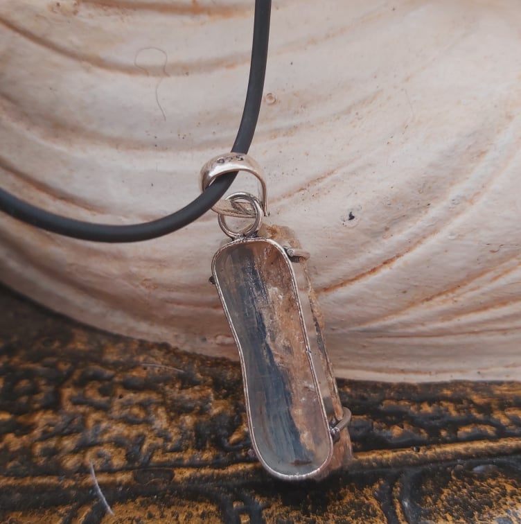 Kyanite Third Eye Chakra Gemstone Pendant (E1964)