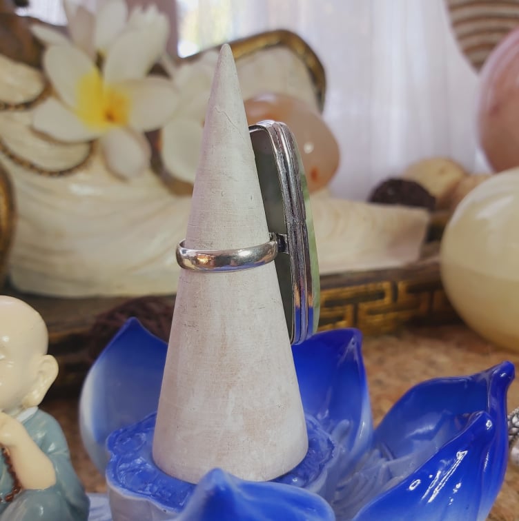 Larsonite Spiritual Grounding Gemstone Ring Size US 8 (E2050)