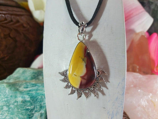 Mookaite Decision Making Pendant (E889)