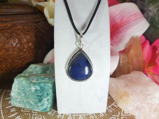 Labradorite Psychic Protection Pendant (E892)