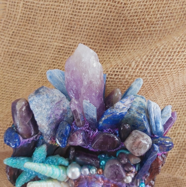 Handmade Crystal Sculpture Decor – Amethyst, Kyanite, & Lapis Lazuli (Deco 2)
