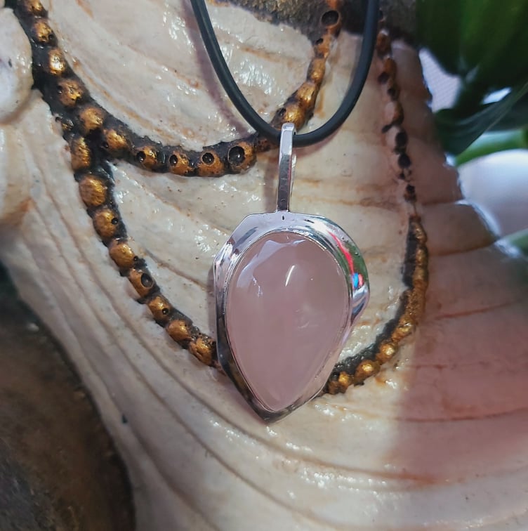 Rose Quartz True Love Gemstone Pendant (E2128)