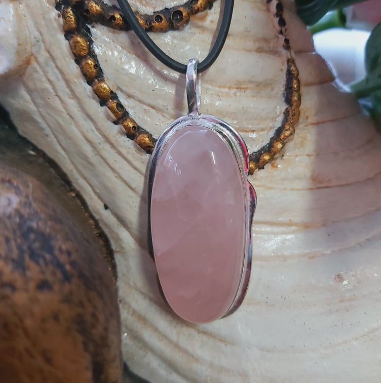Rose Quartz True Love Gemstone Pendant (E2129)