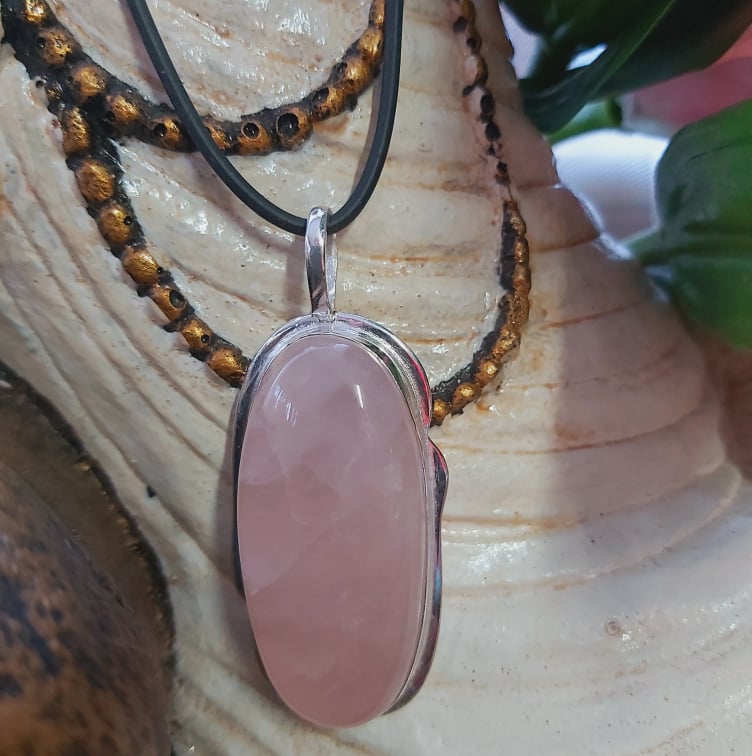 Rose Quartz True Love Gemstone Pendant (E2129)