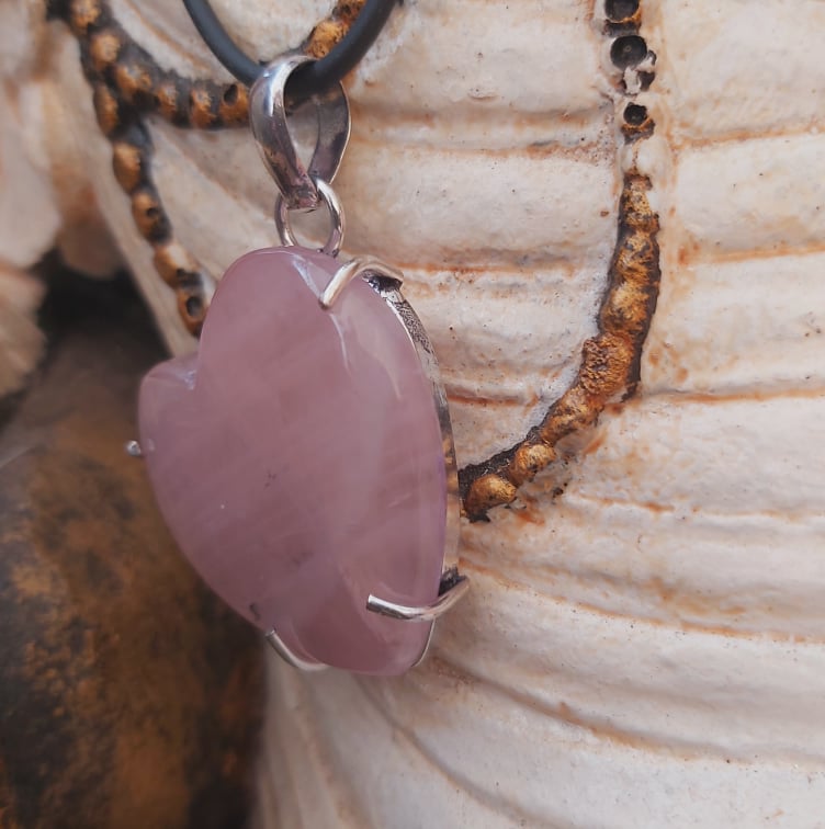 Rose Quartz True Love Gemstone Pendant (E2276)
