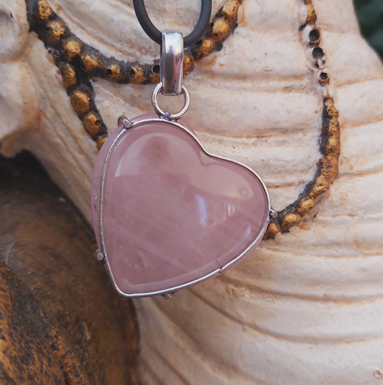 Rose Quartz True Love Gemstone Pendant (E2276)