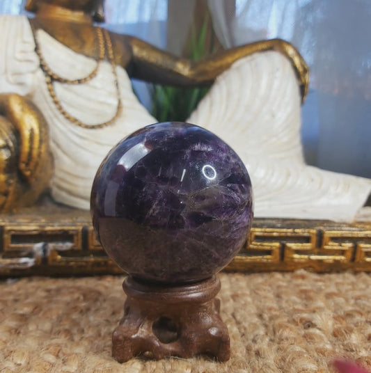 Chevron Amethyst Protection Goddess 349 gms (GEM203)