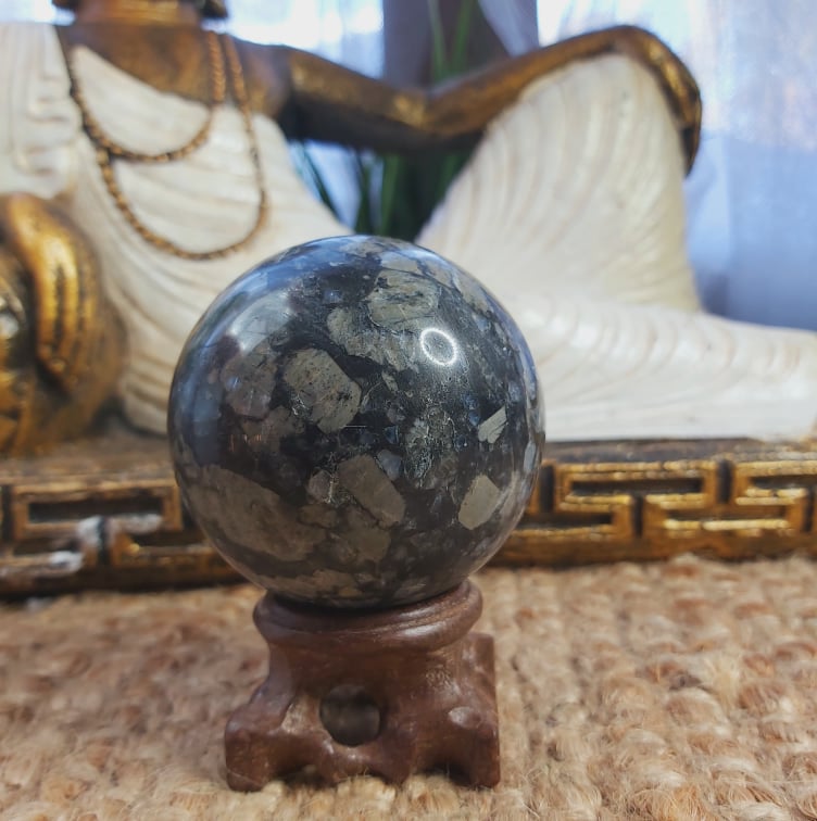 Que Sera Gemstone Sphere 328 gms (GEM219)